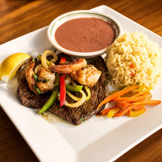 Bistec con Camarones.