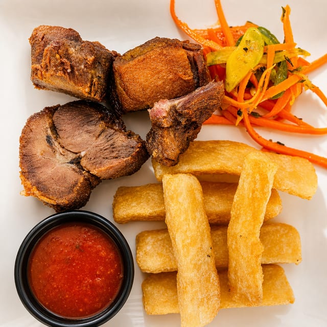 Yuca Cocida o Frita.