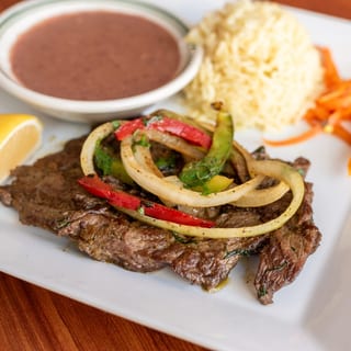 Bistec Encebollado